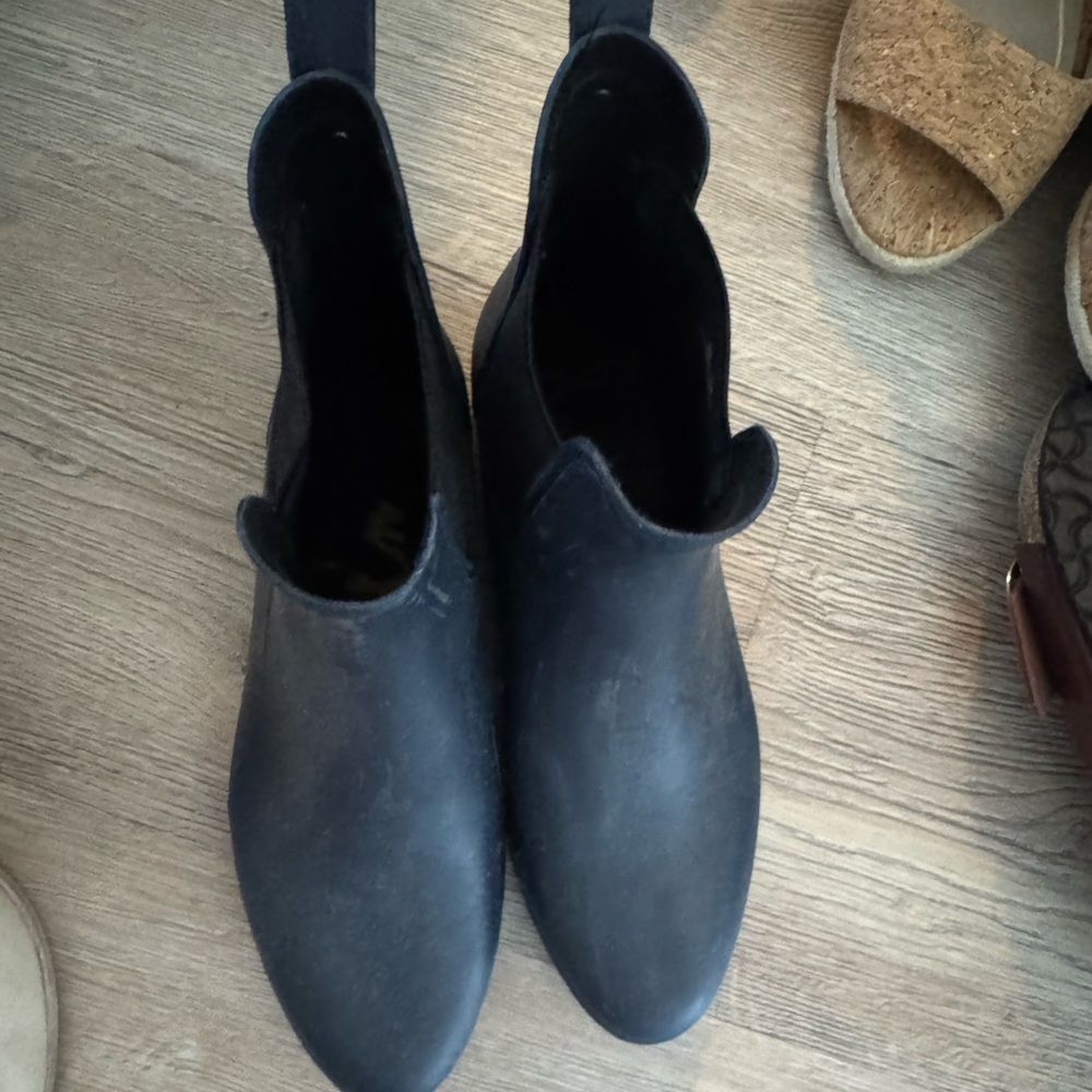Navy Sam edelmann rain boots size 9